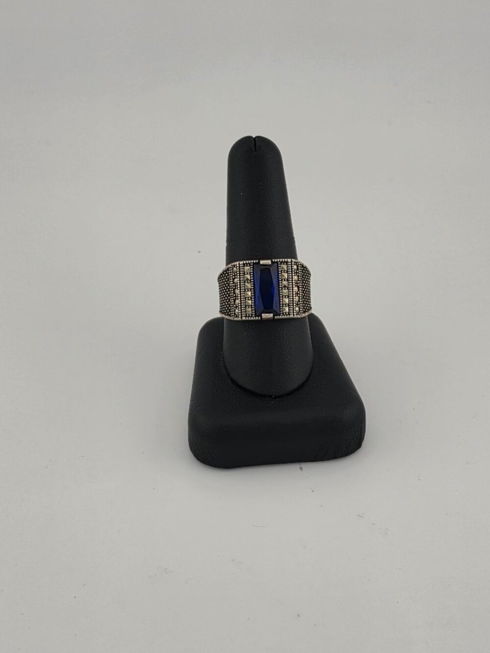 Brand New Sterling Silver 925 blue gemstone Ring